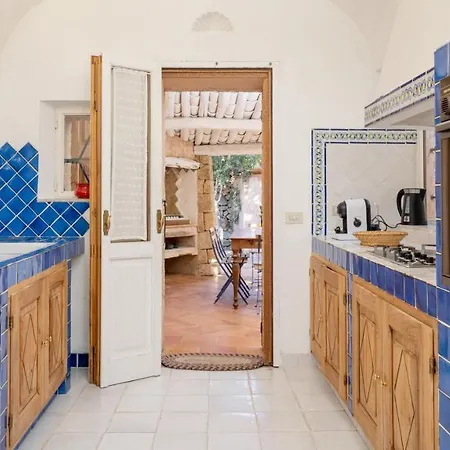 Casa Chenal 10, Emma Villa